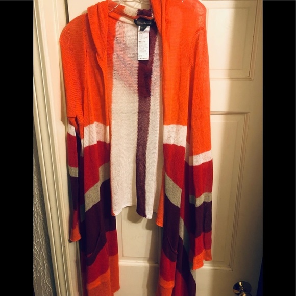 Tommy Bahama size X- Large high low hooded sweater with pockets - Picture 2 of 16